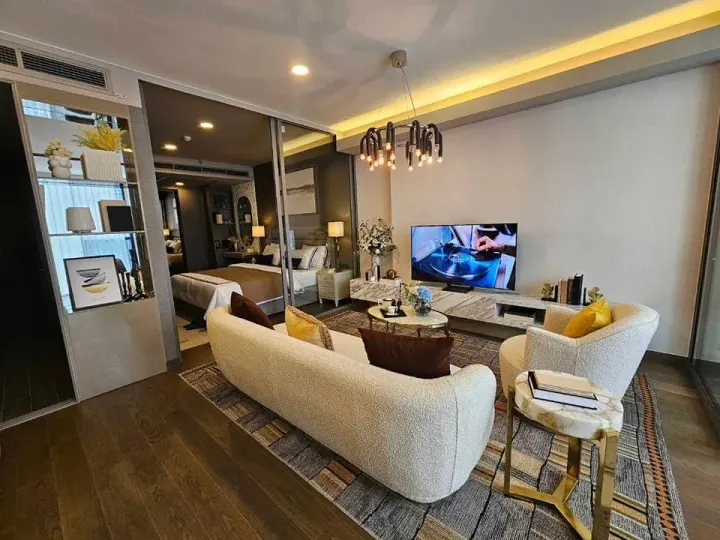 Property photos for Siamese Exclusive Queens