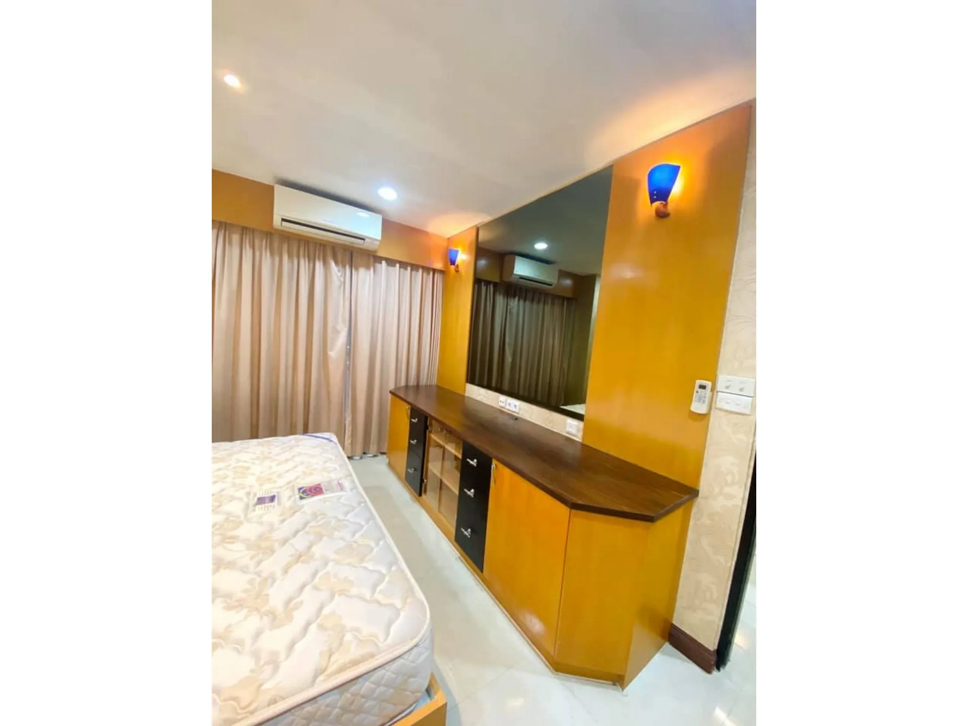 Property photos for Green Point Silom