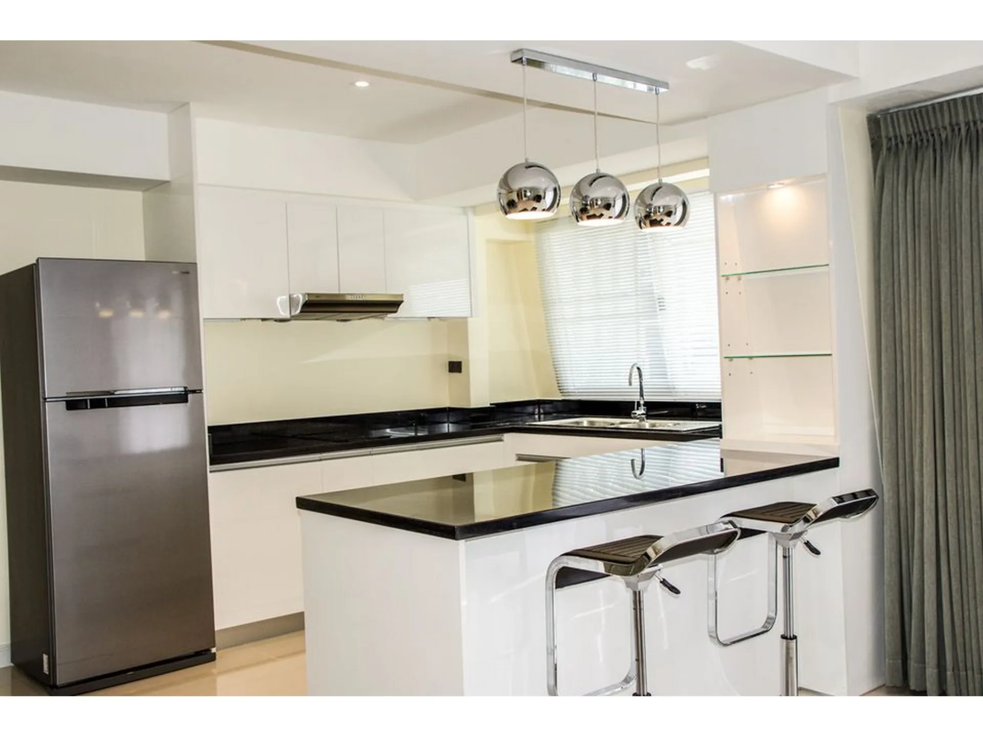 Property photos for Diamond Tower