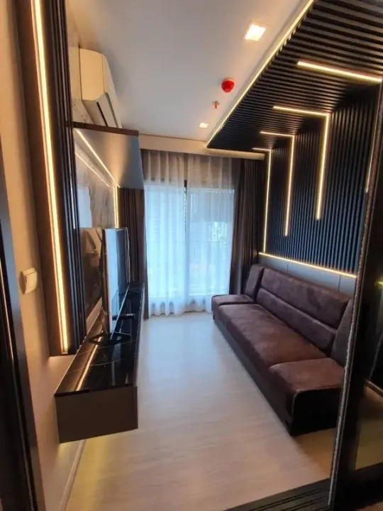 Property photos for Life Asoke Hype