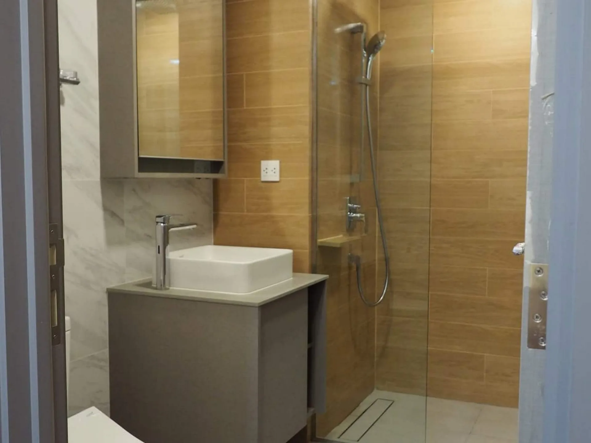Property photos for Taka Haus Ekamai 12