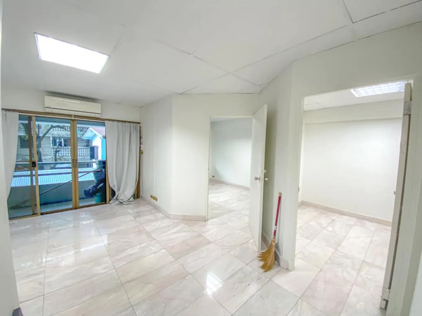 Property photos for Thonglor Tower