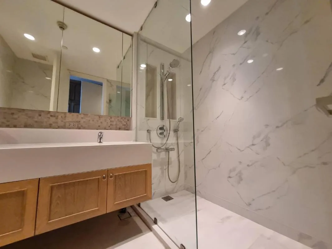 Property photos for 185 Rajadamri