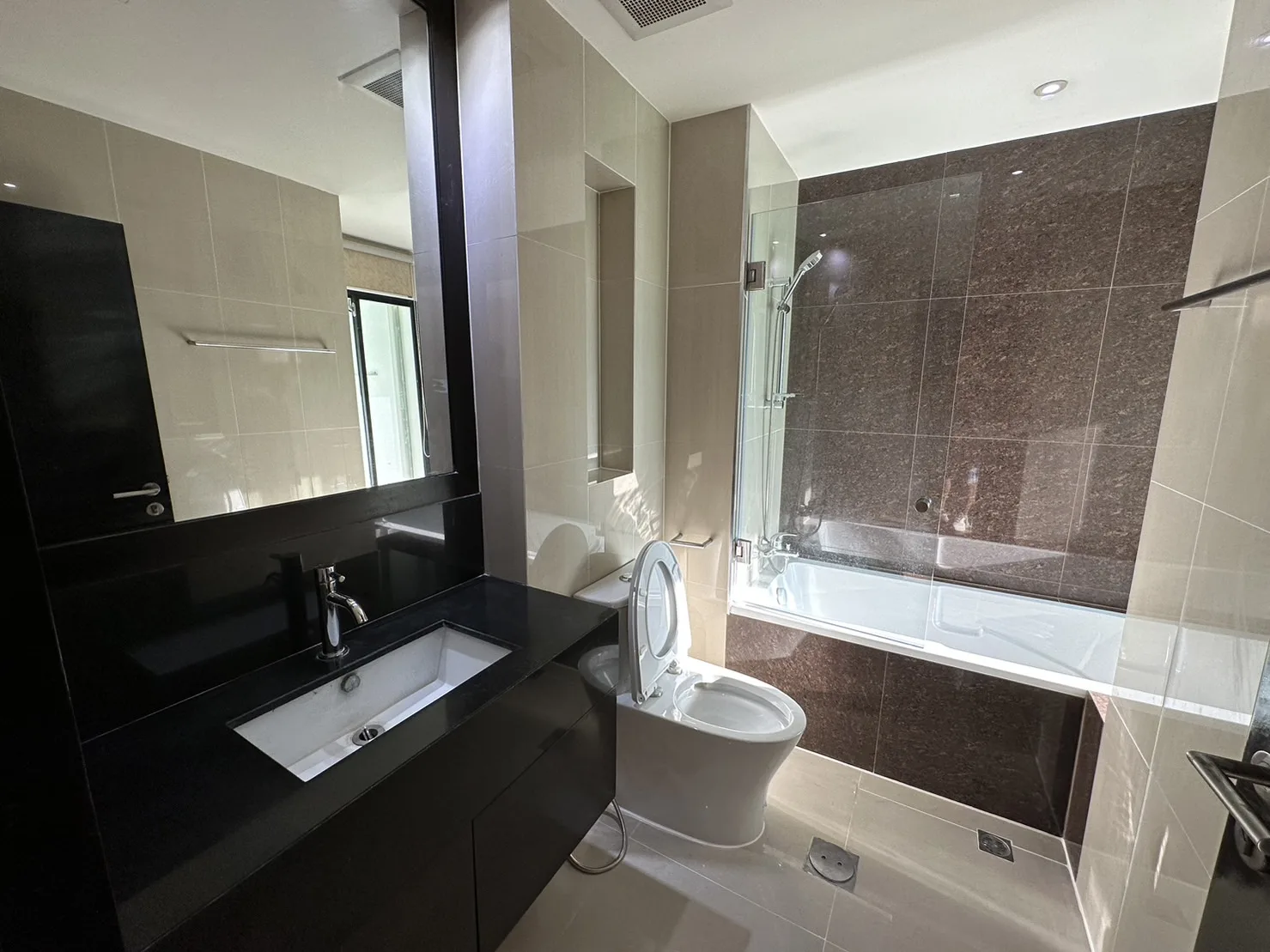 Property photos for Sathorn Gardens
