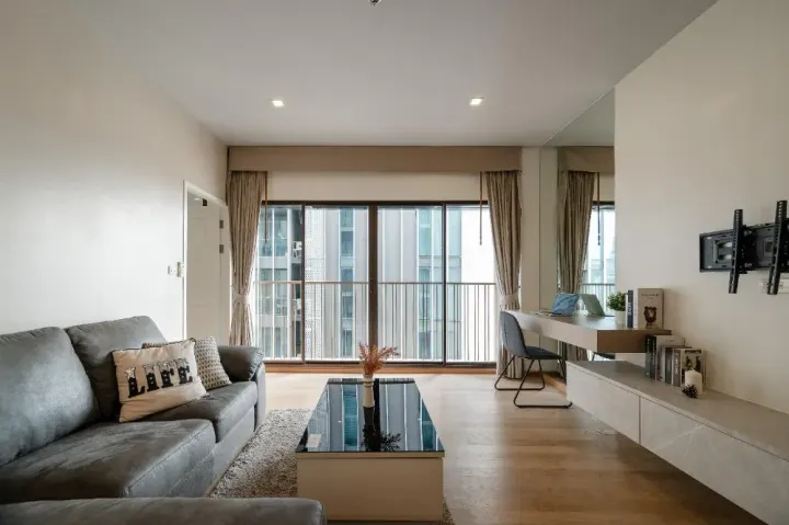 Property photos for Noble Refine