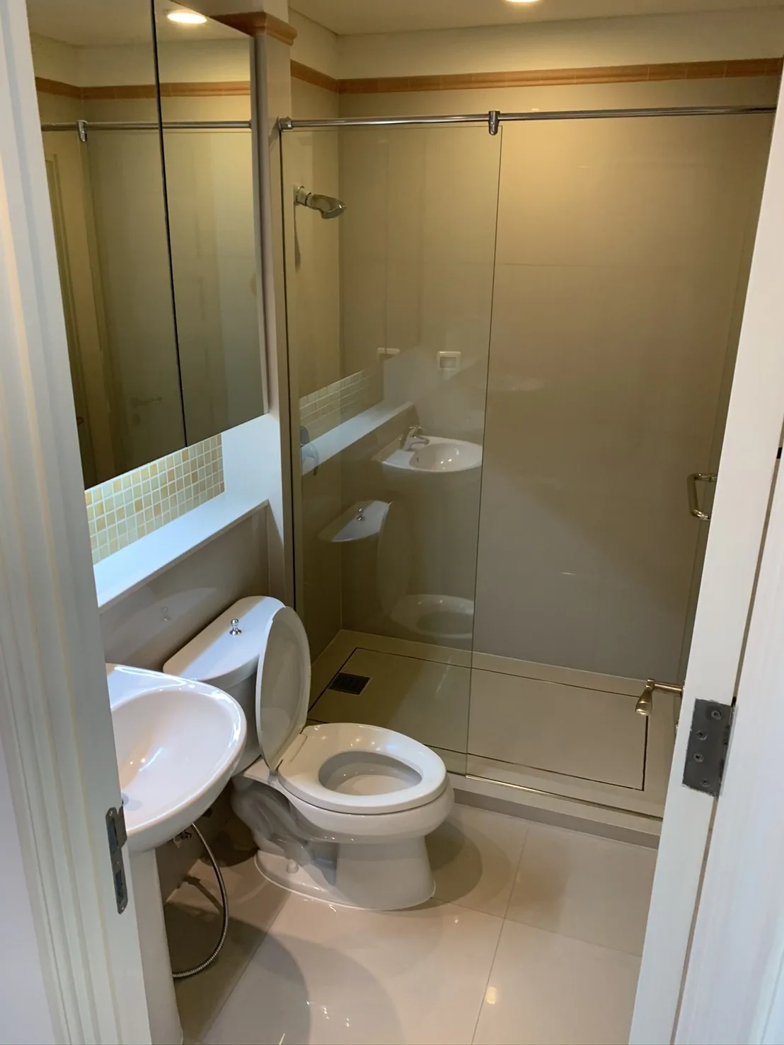 Property photos for Aguston Sukhumvit 22