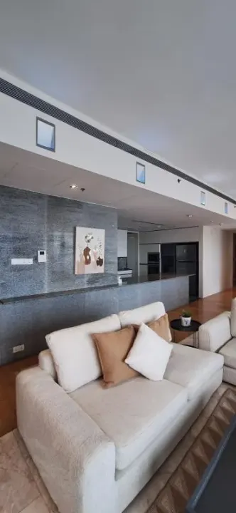 Property photos for The Met
