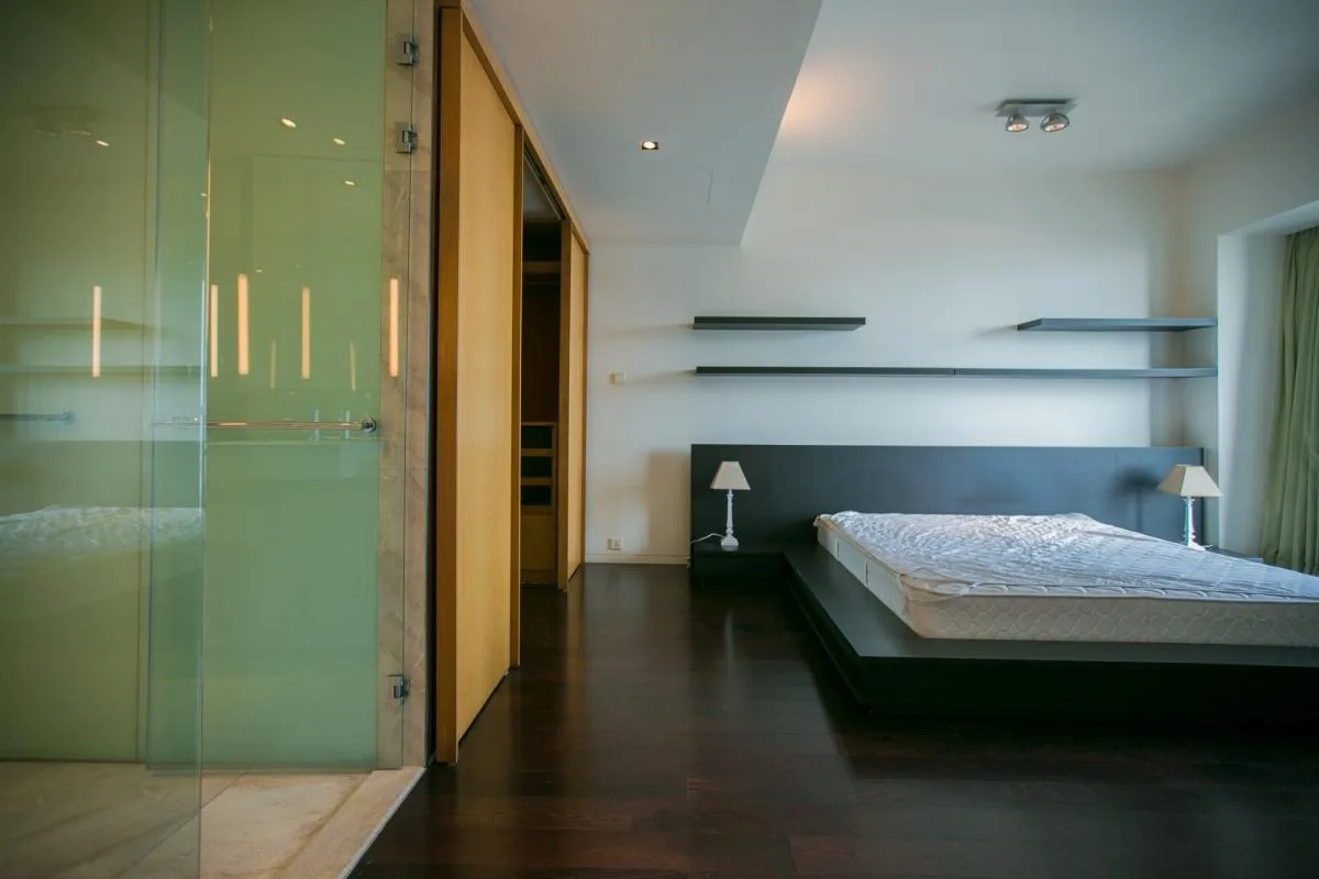 Property photos for The Met