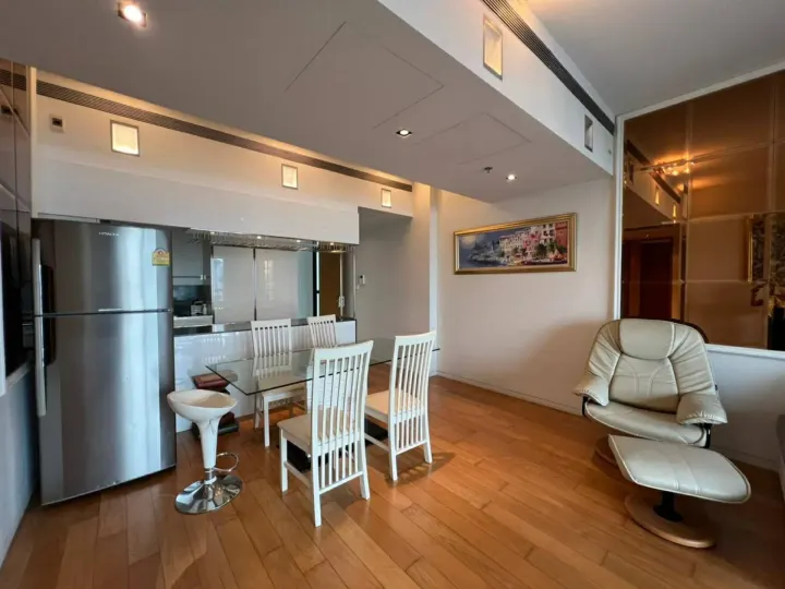 Property photos for The Met