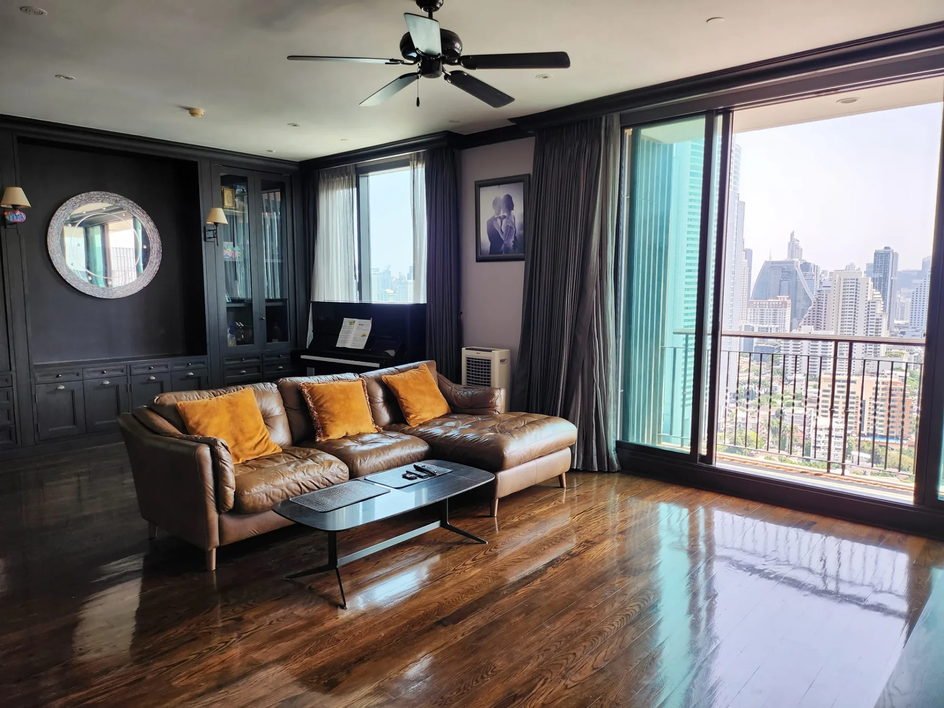 Property photos for Aguston Sukhumvit 22