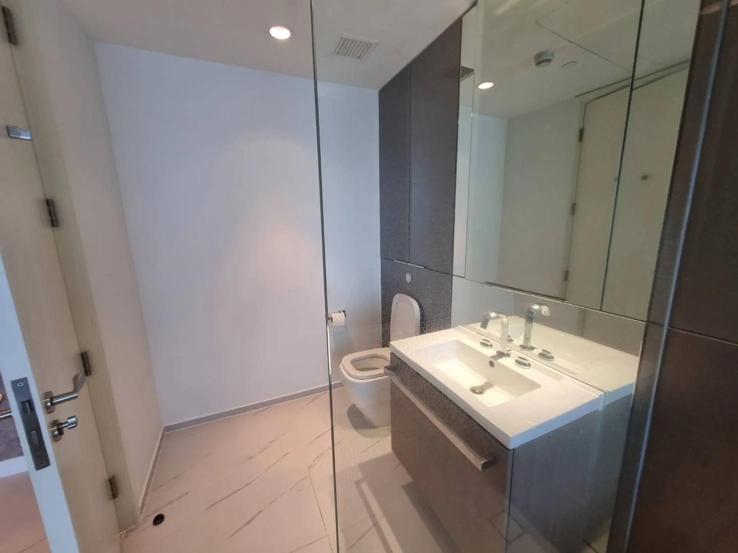 Property photos for 185 Rajadamri
