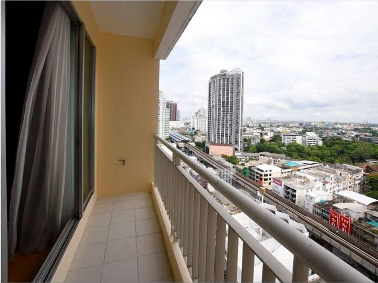 Property photos for Life Sukhumvit 65