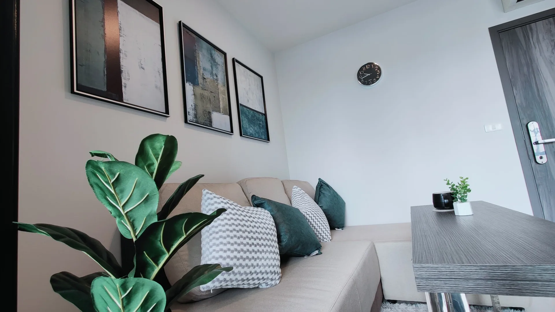 Property photos for Elio Del Nest Udomsuk