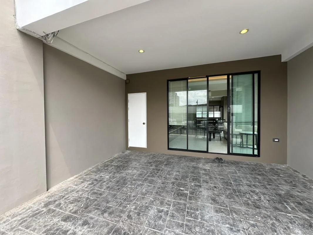 Property photos for Bless Town Sukhumvit 50
