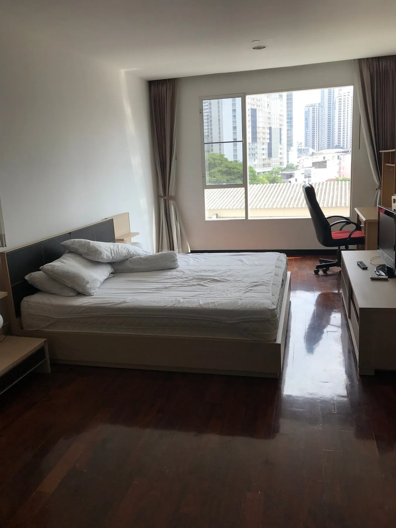 Property photos for Wilshire
