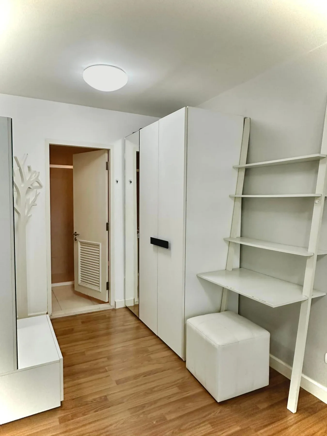 Property photos for The Clover Thonglor