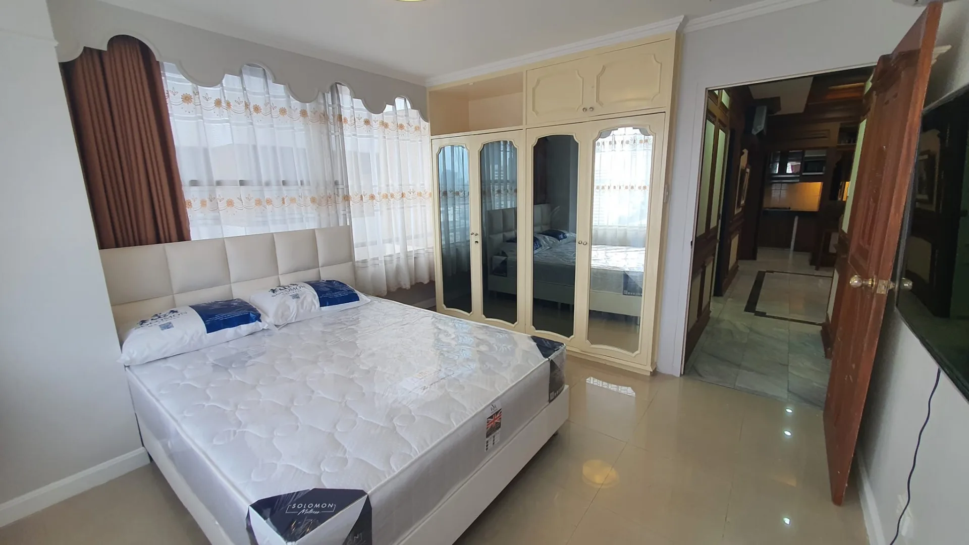 Property photos for Asoke Tower