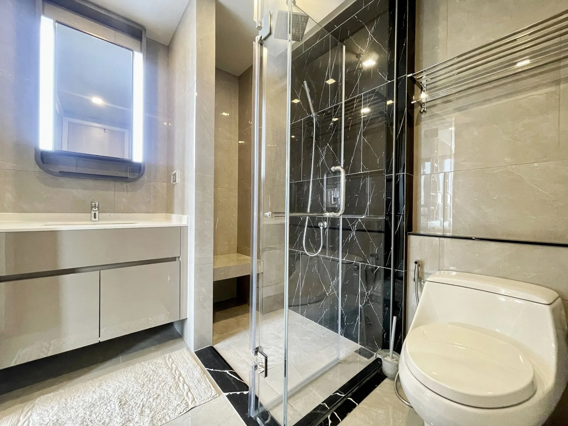 Property photos for One 9 Five Asoke - Rama 9