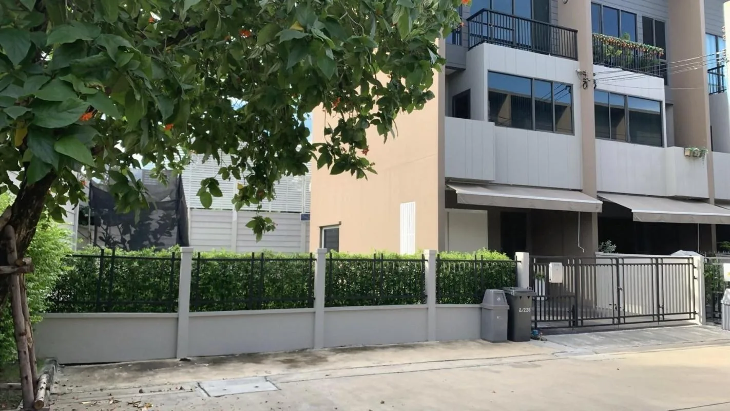 Property photos for Baan Klang Muang Lat Phrao-seri Thai