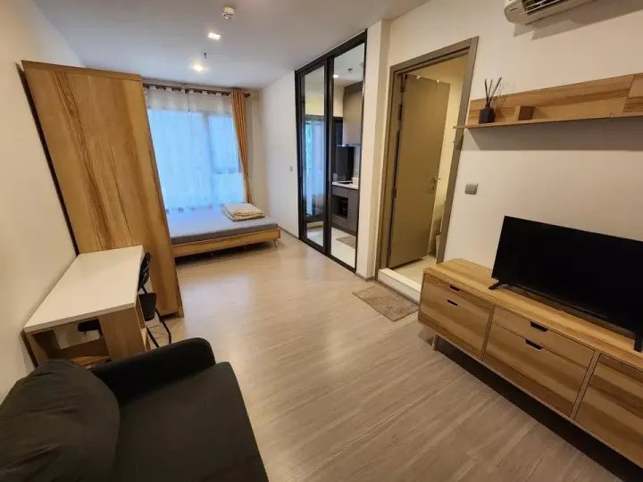 Property photos for Life Asoke Hype
