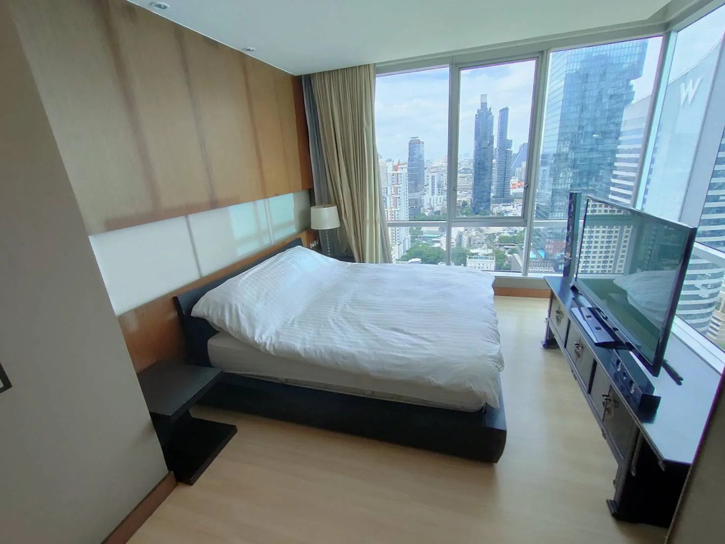 Property photos for Sky Villas Sathorn