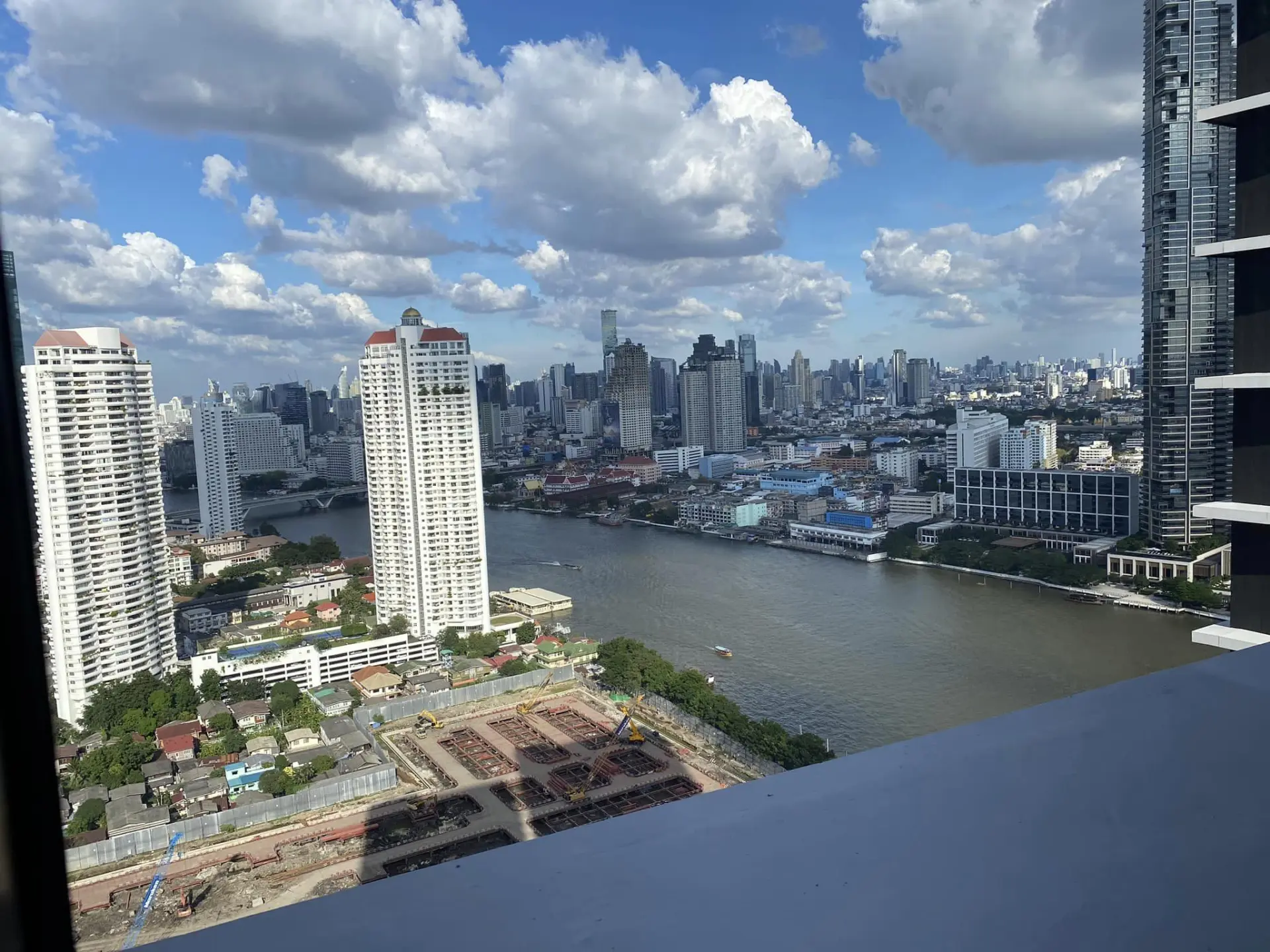 Property photos for Chapter Charoennakhorn-riverside