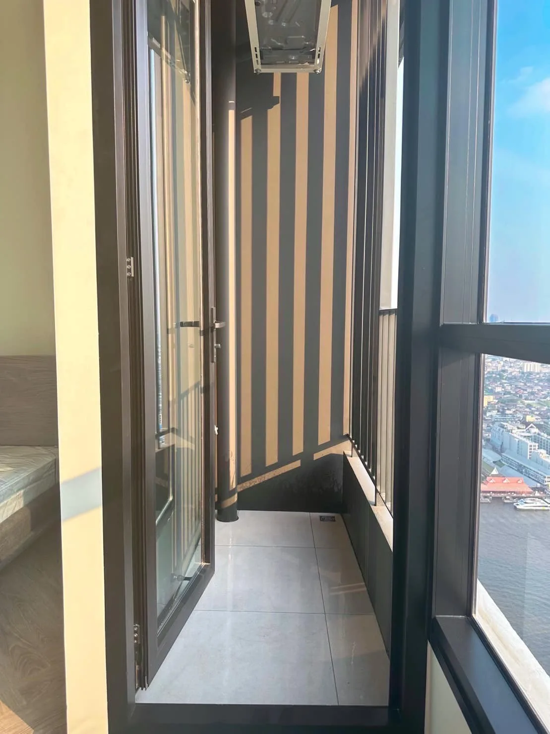 Property photos for Chapter Charoennakhorn-riverside