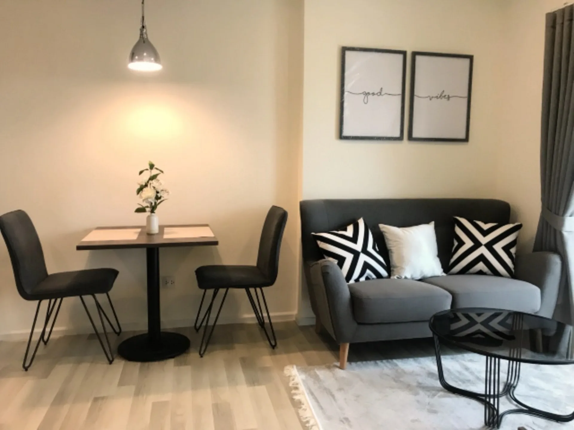 Property photos for The Key Sathorn - Charoenraj