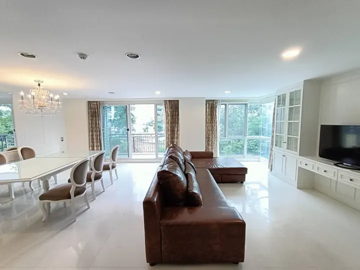 Property photos for The Crest Sukhumvit 24