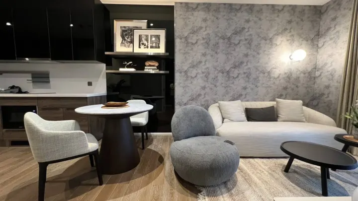Property photos for Muniq Langsuan