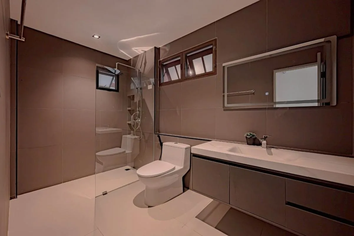 Property photos for Single House Suk. 101