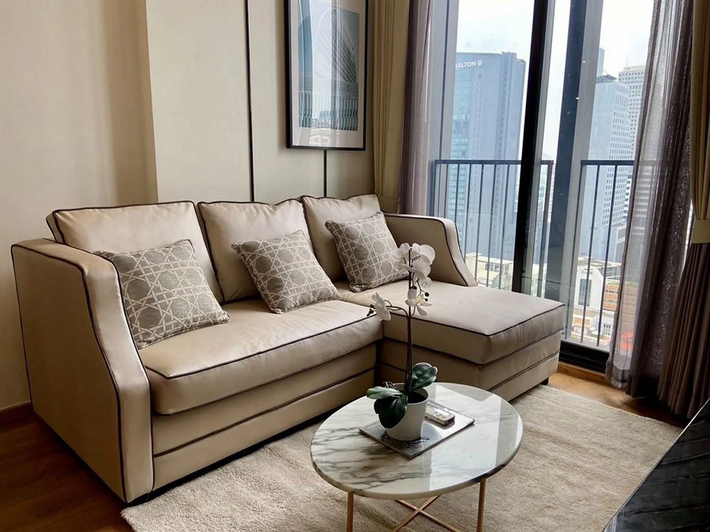 Property photos for Noble BE 33