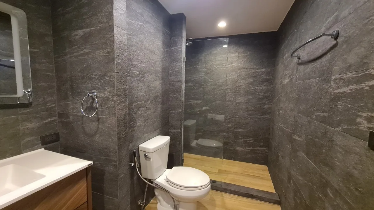 Property photos for The Amethyst Sukhumvit 39