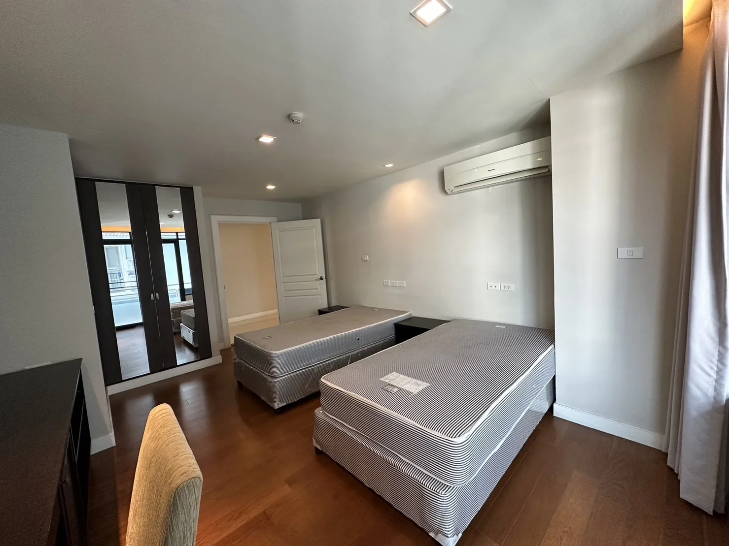 Property photos for Romsai Residence - Thong Lo