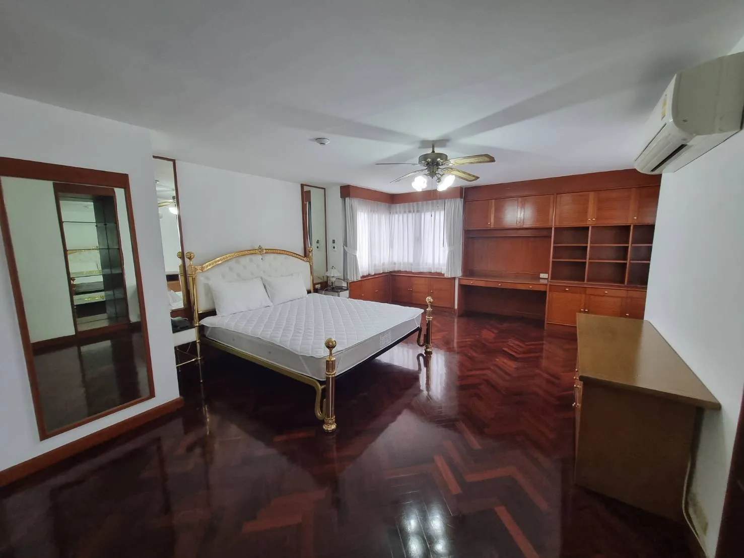 Property photos for Four Wings Mansion