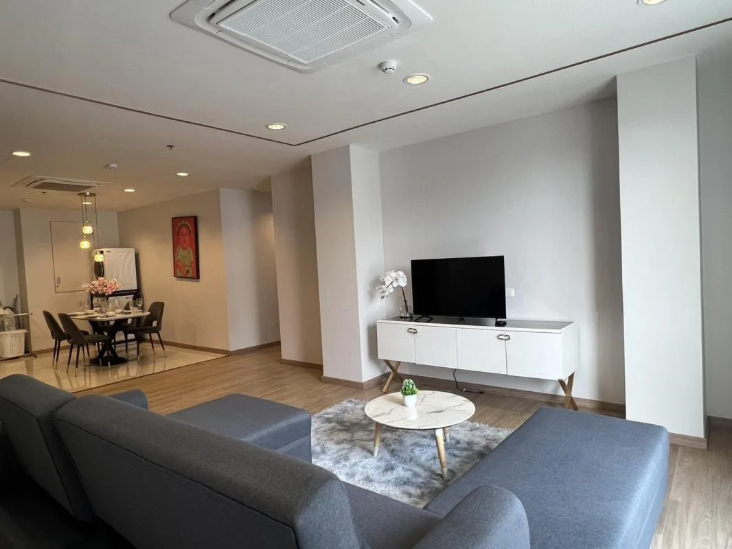Property photos for Sathorn 111