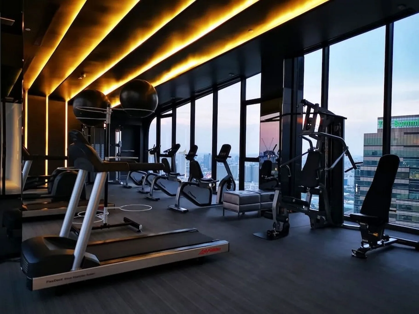 Property photos for Ideo Mobi Asoke