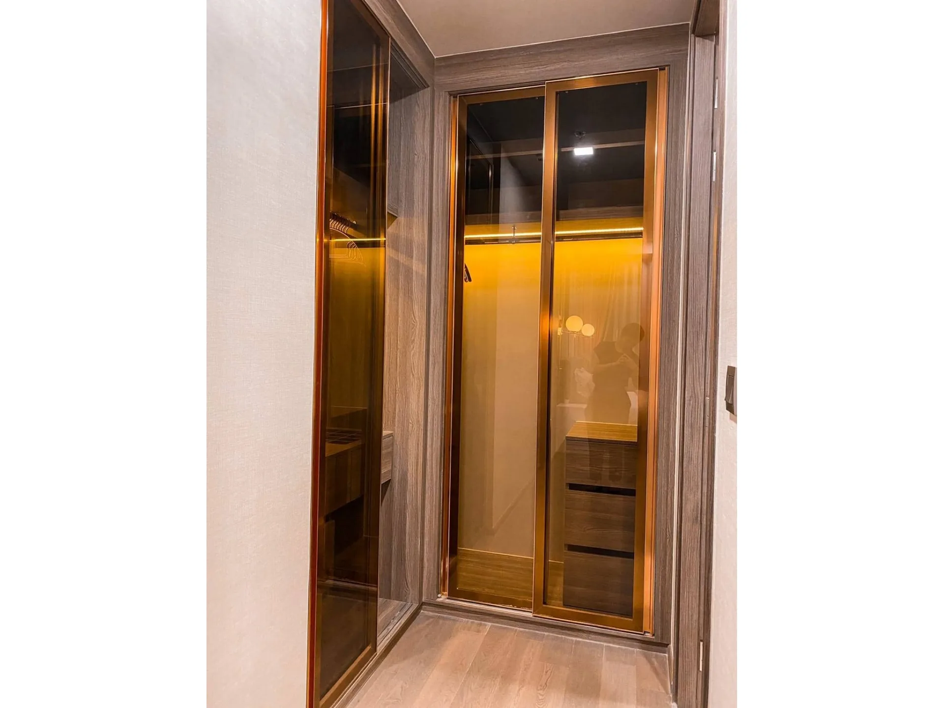 Property photos for Celes Asoke