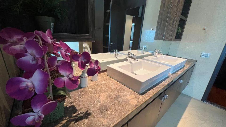 Property photos for Royal Residence Park