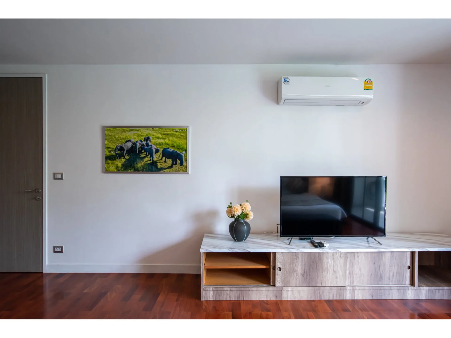 Property photos for Benviar Tonson Residence