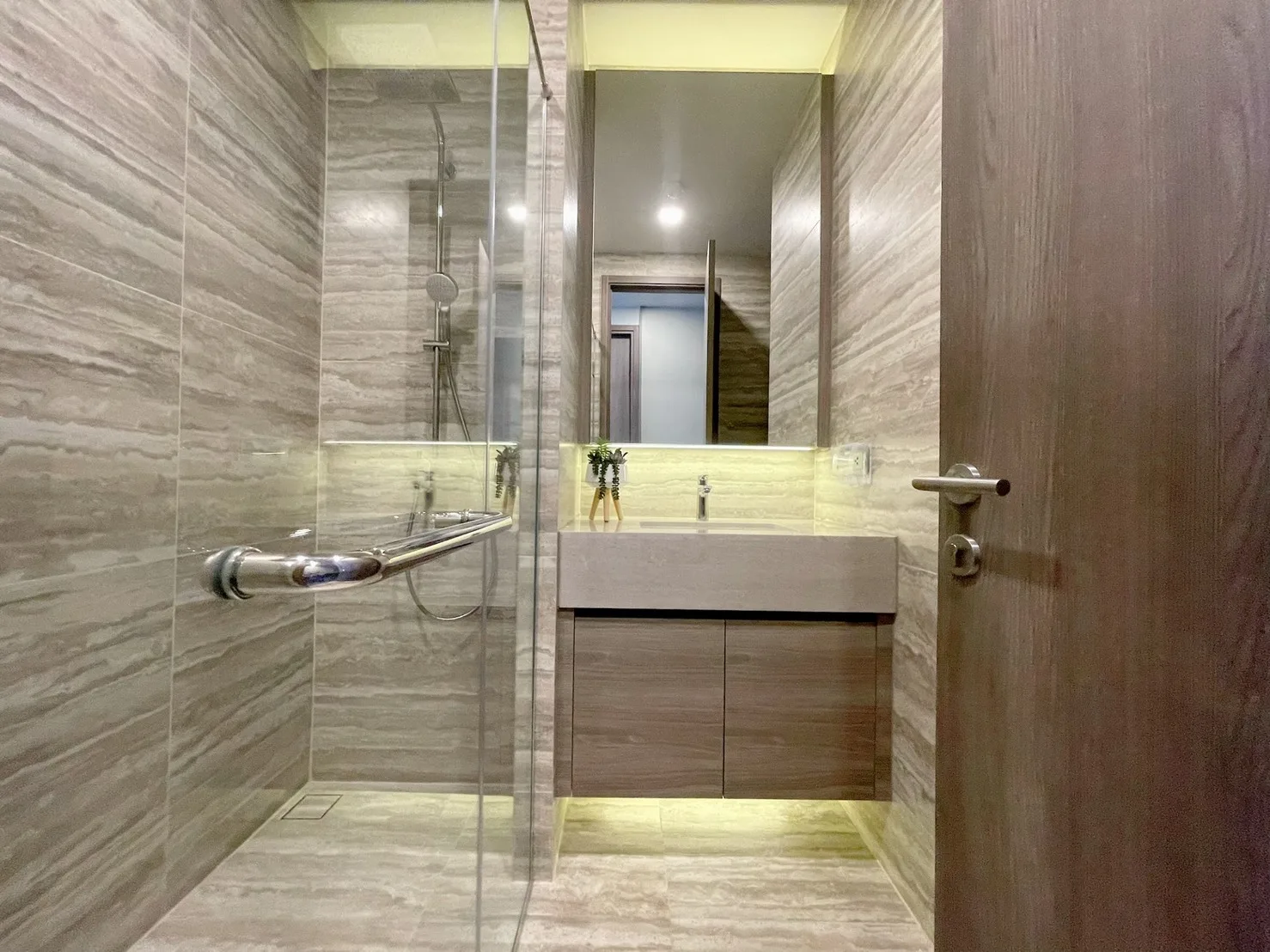 Property photos for Celes Asoke