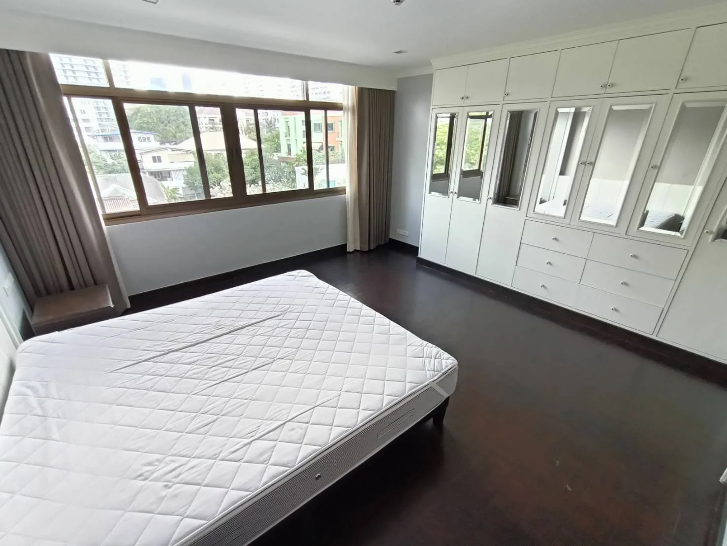 Property photos for Monet House Apartment