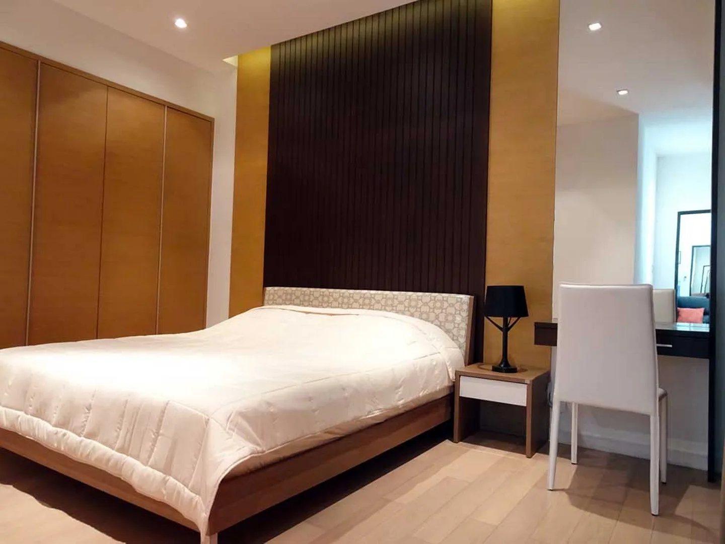 Property photos for Eight Thonglor Residence
