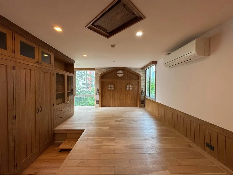 Property photos for The Legend Saladaeng