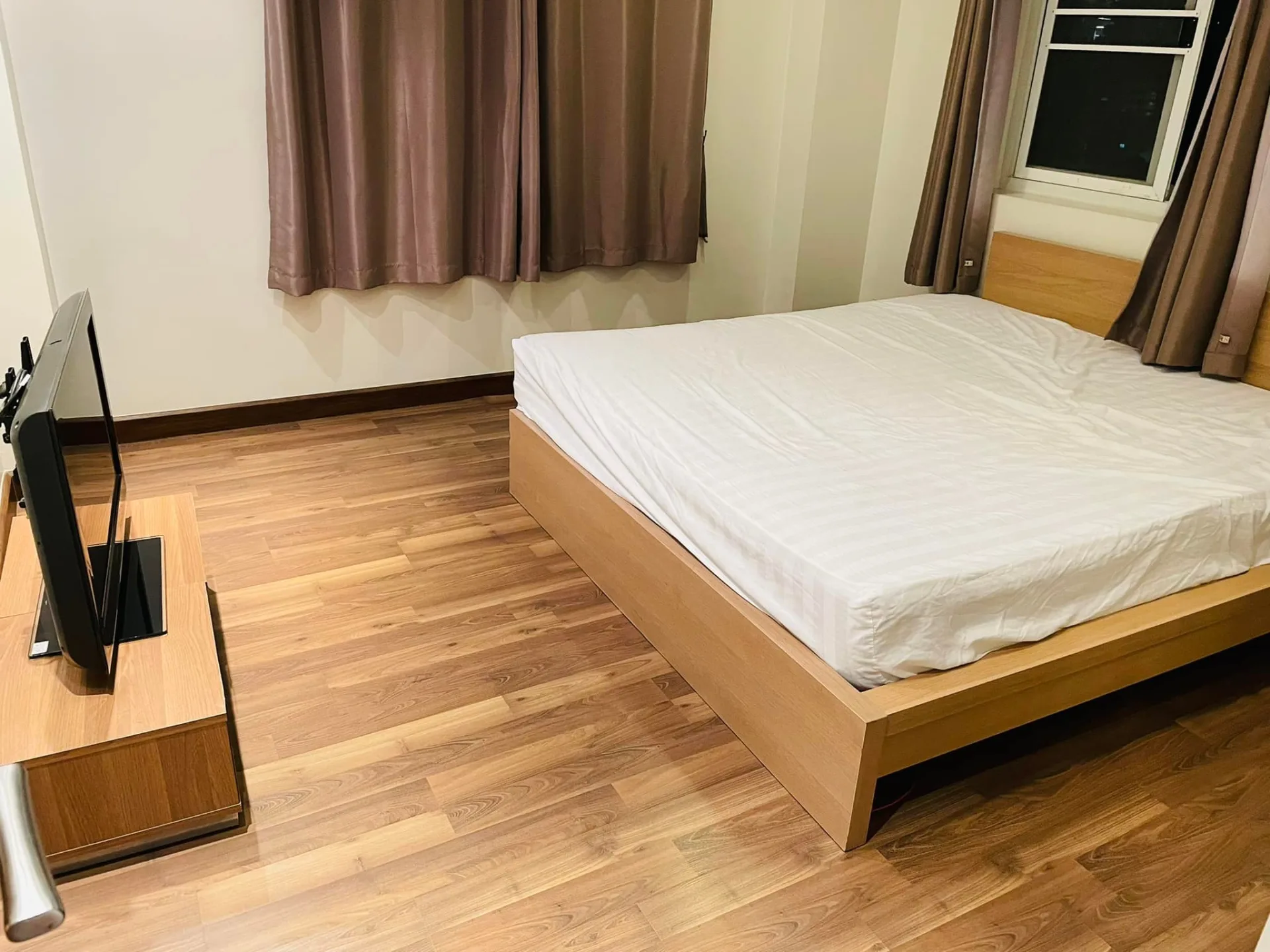 Property photos for Sompob House