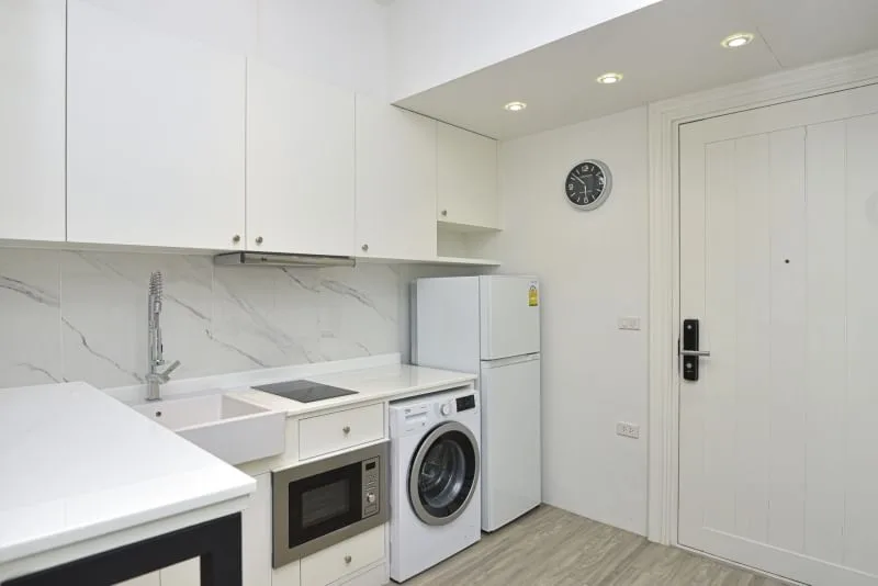 Property photos for State Tower