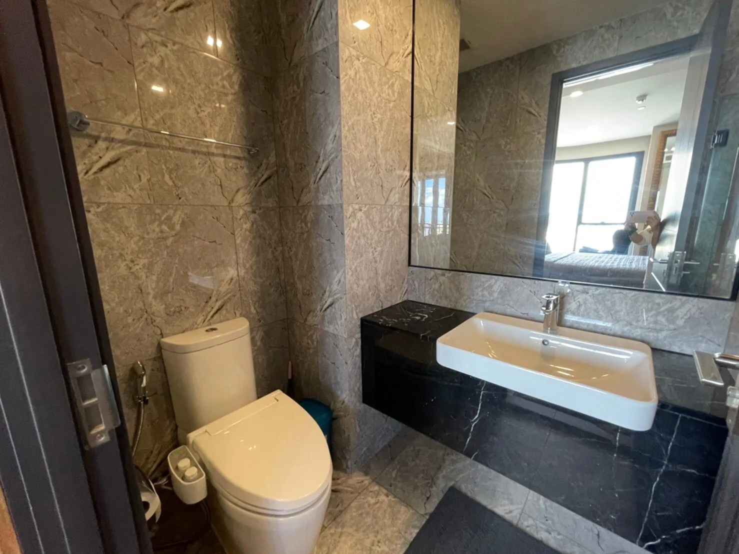 Property photos for Ashton Asoke