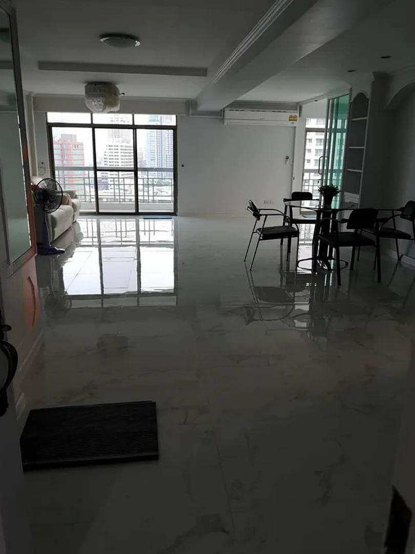 Property photos for Royal Castle