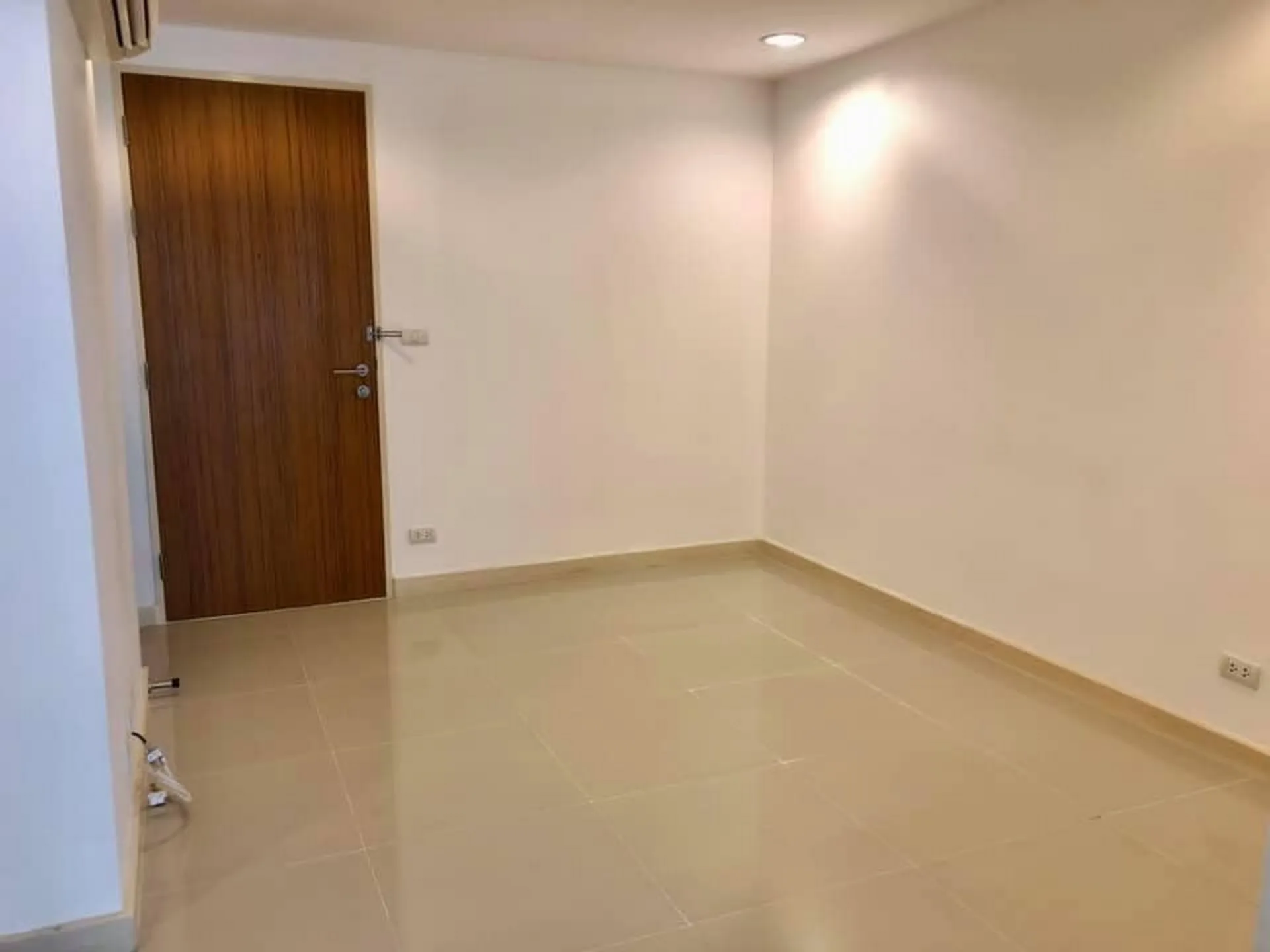 Property photos for Zenith Place Sukhumvit 42