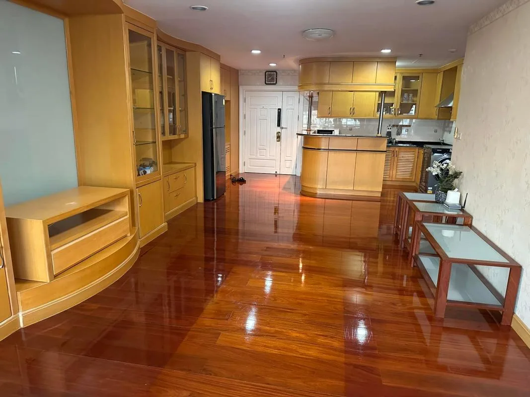 Property photos for Baan Ploenchit